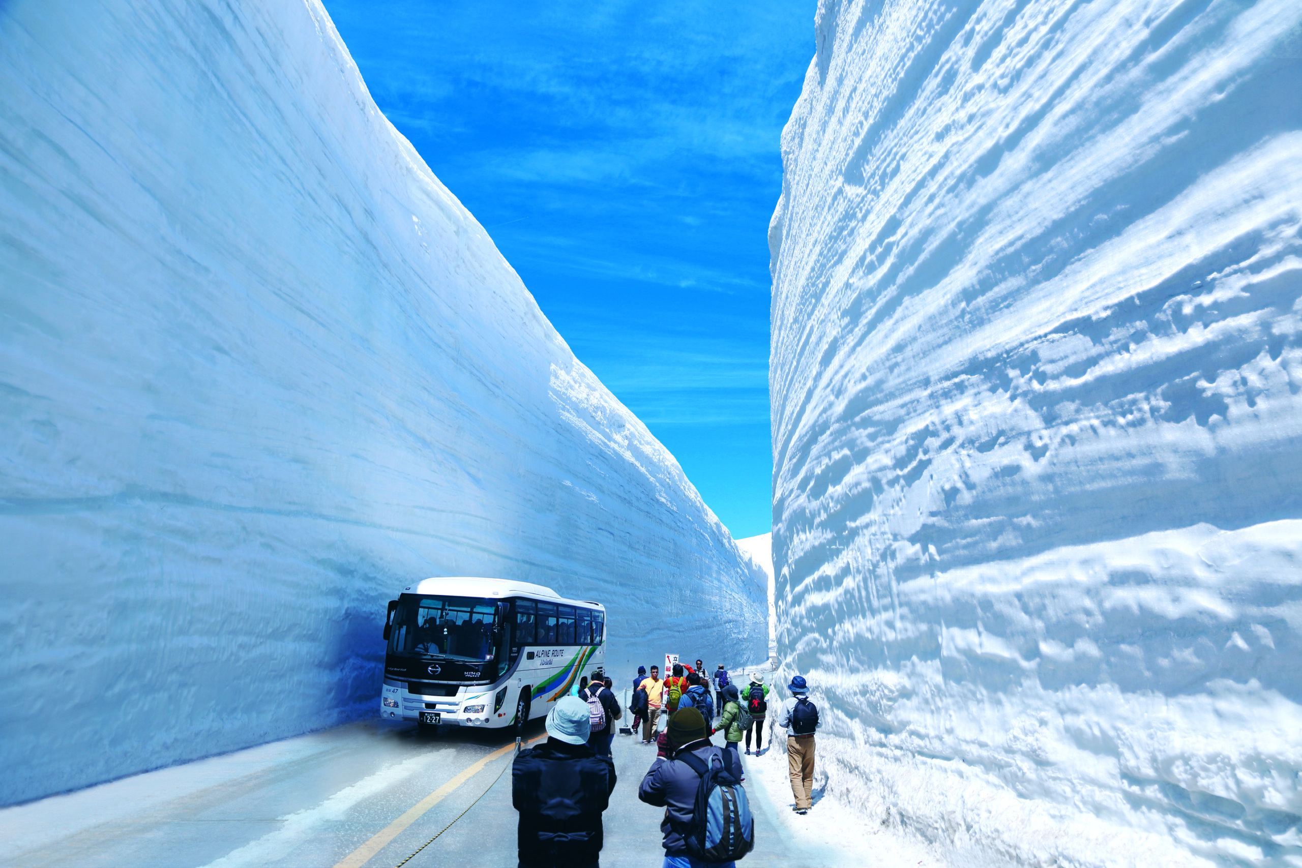 Conquer the Tateyama Kurobe Alpine Route: Japan’s Seasonal Alpine Odyssey