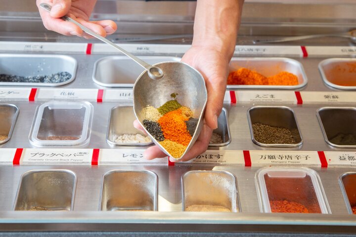 Yawataya Isogoro: The Ultimate Shichimi Spice Experience for Travelers in Japan