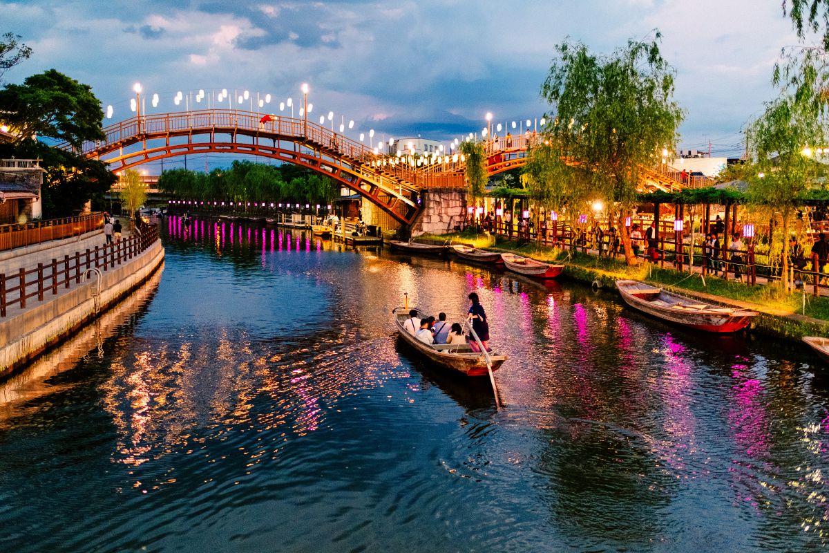 Embracing Tradition: The Alluring Waterside Irises of Suigo Itako Garden