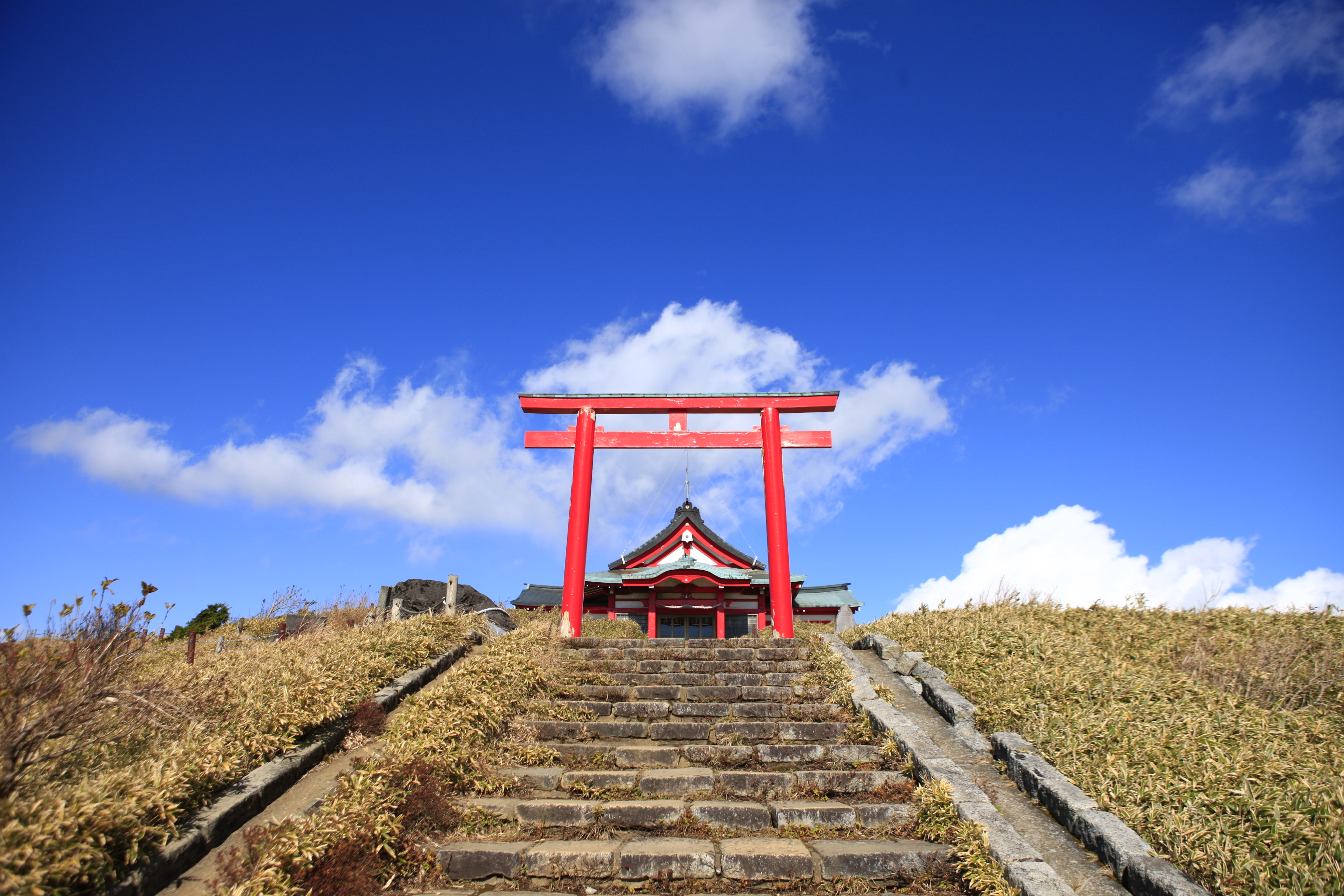 Hakone Motomiya: Your Guide to the Shrine of the Sky