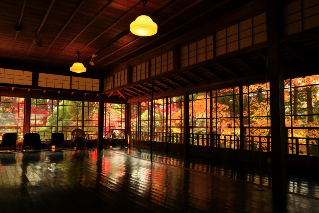 Explore Nanshousou: Seasonal Reflections and Traditional Charm in Morioka