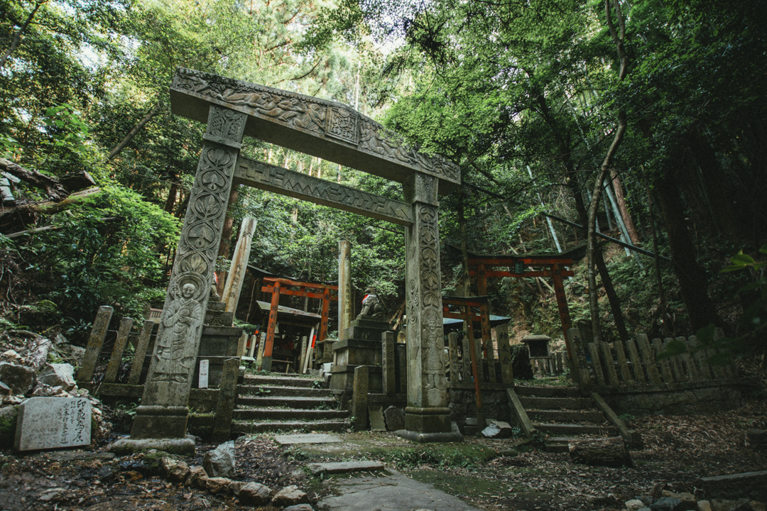 Oiwa Shrine: Kyoto’s Mysterious Shrine with a Unique Rock Torii