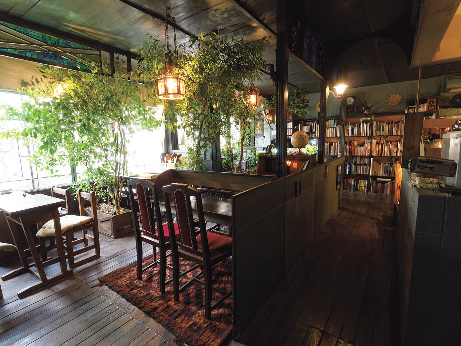 Silence is Golden: R-za Dokusho-Kan, Tokyo’s No-Talking Book Lover’s Paradise
