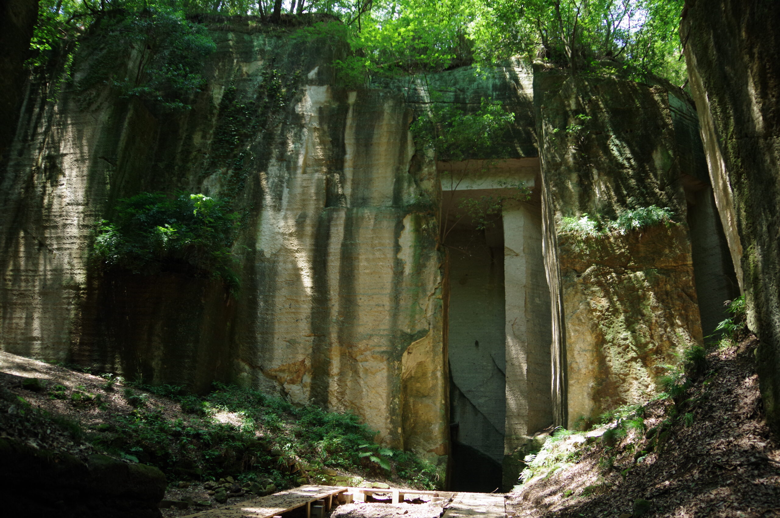 Unveil Gunma’s Best-Kept Secret: Yabuzuka Stone Quarry